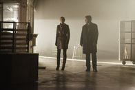 Castle – Ein neuer Mordfall wartet auf Kate Beckett (Stana Katic, l.) und Richard Castle (Nathan Fillion, r.) ...