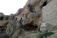 GEO Reportage – Das Höhlenkloster von David Garedscha mit der in den Fels gehauenen Kirche aus dem 11. Jahrhundert; im heutigen Georgien entstanden schon im ersten Jahrhundert erste urchristliche Gemeinden.