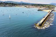 Die Pyrenäen – In der Bucht von Saint-Jean-de-Luz lagern die Weinfässer von Emmanuel Poirmeur unter Wasser.