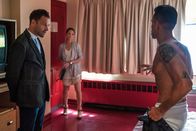 Elementary – Bei den Ermittlungen in einem ganz besonderen Fall: Sherlock Holmes (Jonny Lee Miller, l.) und Joan Watson (Lucy Liu, M.) ...
