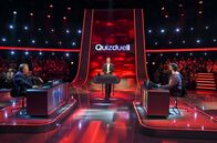 Quizduell – Moderator Jörg Pilawa (M.) mit dem Kandidaten des Teams „Komik“: Bernd Stelter (l.) und dem Teamkapitän Team "Deutschland", Dr. Tim Staufenberger (r.), Meeresbiologe aus Kiel.