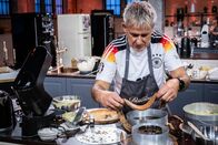Das große Promibacken – Pierre Littbarski