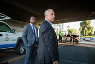 Bosch – L-R: Jerry Edgar (Jamie Hector), Harry Bosch (Titus Welliver)
