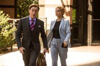 Instinct - Auf Mörderjagd – Dylan (Alan Cumming, l.) und Lizzie (Bojana Novakovic, r.) ermitteln im Fall einer erfolgreichen Autorin, die beinahe ermordet wurde ...