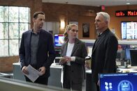 Navy CIS – (v.l.n.r.) Timothy McGee (Sean Murray); Ellie Bishop (Emily Wickersham); Leroy Jethro Gibbs (Mark Harmon)