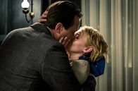 Die Neue Zeit – Die Liebe zwischen Walter Gropius (August Diehl) und Dörte Helm (Anna Maria Mühe) muss geheim bleiben.