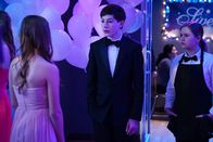 Speechless – (v.l.n.r.) Prom Queen (Malia Pyles); Ray DiMeo (Mason Cook); Dylan DiMeo (Kyla Kenedy)