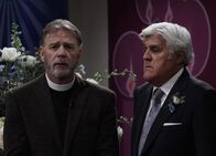 Last Man Standing – Rev. Paul (Bill Engvall, l.); Joe (Jay Leno, r.)
