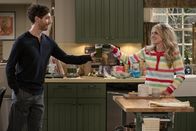 B Positive – Drew Dunbar (Thomas Middleditch, l.); Gina Dabrowski (Annaleigh Ashford, r.)