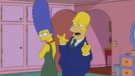 Die Simpsons – Marge (l.); Homer (r.)
