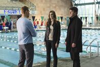 Castle – Auch Rob Tredwyck (Justin Bruening, l.) muss sich den Fragen von Castle (Nathan Fillion, r.) und Beckett (Stana Katic, M.) stellen ...