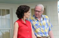 Die Kennedys – Jackie Kenndy (Katie Holmes) und Joe Kennedy Sr. (Tom Wilkinson)