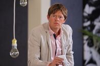 Death in Paradise – Humphrey (Kris Marshall) überführt den Täter.