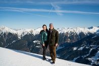 Silvia kocht – Silvia Schneider mit Bergwanderführer Hans Naglmayr.