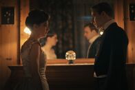 Winter Palace – Winter Palace Staffel 1 Folge 8 Paar in der Krise: Manon Clavel als Rose Morel, Cyril Metzger als André Morel Copyright: SRF/RTS