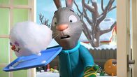 Pip und Posy – Pip und Posys Schneemann ist vom Schmelzen bedroht und Pip gibt alles um ihn zu retten.
