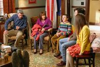 The Middle – (v.l.n.r.) Mike (Neil Flynn); Frankie (Patricia Heaton); Brick (Atticus Shaffer); Axl (Charlie McDermott); Sue (Eden Sher)