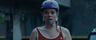 Derby Girl – Die Derby Girls sind wieder im Geschäft. Auch wenn der neue Trainingsort nicht ganz das ist, was sich Mother Blocker (Sophie-Marie Larrouy) erhofft hatte.