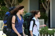 Gilmore Girls – Lorelai (Lauren Graham, l.) und Rory (Alexis Bledel, r.) kehren nach ihrer Europareise zurück nach Stars Hollow und gleich warten einige Überraschungen auf sie ...