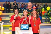 1, 2 oder 3 – Das Team aus Edinburgh/Schottland musste heute kniffelige Fragen zum Thema Nachhaltigkeit beantworten.