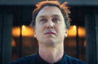 Sterben – Dirigent Tom Lunies (Lars Eidinger) ist bei einer Orchester-Probe ergriffen von der Musik.