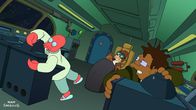 Futurama – Während sie vom Mars fliehen, haben Zoidberg (l.), Professor Hubert (M.) und Hermes (r.) Probleme mit dem Minigolf-Platz im All ...