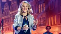 Karneval Classics – WDR Fernsehen KARNEVALS CLASSICS - WIEVER IM FASTELOVEND Uhr. Ja, noch sind sie in der Minderheit, aber wenn die Rednerinnen und Närrinnen die Bühnen des Karnevals betreten, dann wackelt die Bütt, dann krachen die Bretter… Männer, geht in Deckung und nehmt Euch in Acht! Mit dabei: Comedian Lisa Feller