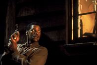 Teufel in Blau – Während seiner Ermittlungen gerät Easy (Denzel Washington) in große Gefahr.