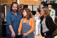 Bump – (v.l.n.r.) Dom Chalmers (Angus Sampson); Olympia "Oly" Chalmers-Davis (Nathalie Morris); Angie Davis (Claudia Karvan)