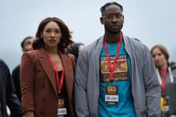 The Flash – Iris West-Allen (Candice Patton, l.); Chester P. Runk (Brandon McKnight, r.)