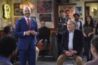 Superior Donuts – Fawz (Maz Jobrani, l.); Arthur (Judd Hirsch, r.)