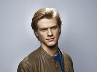 MacGyver – (2. Staffel) - Ein etwas anderer Held: Angus MacGyver (Lucas Till) ...
