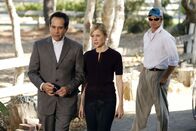 Monk – Monk (Tony Shalhoub, li.) und Natalie (Traylor Howard) wollen Jack (Steve Zahn), der behauptet, dass man ihm einen Mord anhängen will, helfen, doch zwischen Monk und seinem Halbbruder kommt es zu einigen erheblichen Meinungsverschiedenheiten...