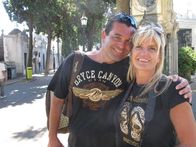 Verrückt nach Meer – Passagiere Bernd und Cecilia auf dem Recoleta Friedhof in Buenos Aires, Argentinien.