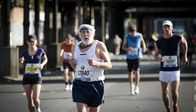 Sein letztes Rennen – Paul (Dieter Hallervorden) läuft beim Marathon mit.
