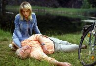 Polizeiruf 110 – MDR Fernsehen POLIZEIRUF 110, "Ein Bild von einem Mörder" Uhr. Das romantische Picknick fand ein schreckliches Ende. Eva Brenner (Patricia Lueger) kann den Tod ihres Geliebten Werner Braumüller (Jürgen Mai) nicht fassen.
