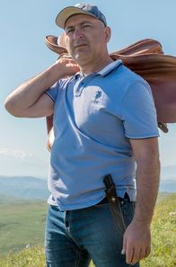 GEO Reportage – Hassan Salpagarow ist Pferdezüchter und Initiator der Elbrus-Expedition. Die Karachai-Pferde sind seine große Leidenschaft.