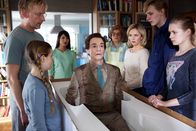 Real Humans - Echte Menschen – Nach langem Zögern startet Familie Engmann den Klon von Großvater Lennart (Sten Elfström) und ist gespannt, was er ihnen zu sagen hat.