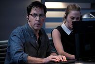 24: Legacy – Der IT-Spezialist Andy (Dan Bucatinsky) macht eine erschreckende Entdeckung Direktor Simms betreffend ...