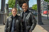 Großstadtrevier – Bente Hinrichs (Sinha Melina Gierke, l.) und Lukas Petersen (Patrick Abozen, r.) sind das neue Team, das im Hamburger „Großstadtrevier“ zusammen auf Streife unterwegs ist.