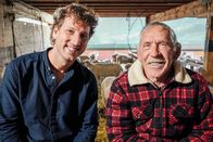 Reporter: Reporter Spezial – Donat Hofer und Norbert Schweri: Er ist Landwirt und hat einen Familienbetrieb im Wallis.
