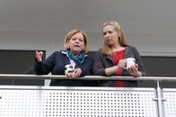 Vier Frauen und ein Todesfall – (v.li.) Brigitte Kren (Maria), Martina Poel (Sabine).