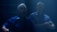 American Horror Story – Gino Barelli (Joe Mantello, l.); Patrick Read (Russell Tovey, r.)