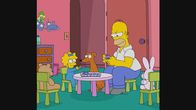 Die Simpsons – Maggie (l.); Homer (r.)