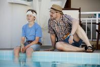 Familienchaos - All Inclusive – Vater Rudolf (Morgan Alling) will das Vertrauen seines Sohnes Sönke (William Ringström) gewinnen.