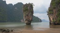 Traumorte – Die Felsnadel in der Bucht von Phang-Nga ist Schauplatz im James-Bond-Film Der Mann mit dem goldenen Colt.