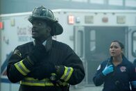 Chicago Fire – Wallace Boden (Eamonn Walker), Gabriela Dawson (Monica Raymund) Die Verwendung des sendungsbezogenen Materials ist nur mit dem Hinweis und Verlinkung auf TVNOW gestattet. Die Verwendung des sendungsbezogenen Materials ist nur mit dem Hinweis und Verlinkung auf TVNOW gestattet.; Wallace Boden (Eamonn Walker), Gabriela Dawson (Monica Raymund) Die Verwendung des sendungsbezogenen Materials ist nur mit dem Hinweis und Verlinkung auf TVNOW gestattet. Die Verwendung des sendungsbezogenen Materials ist nur mit dem Hinweis und Verlinkung auf TVNOW gestattet.