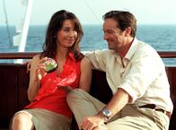 Unter weißen Segeln – Peter Rautenberg (Helmut Zierl) und seine Frau Sonja (Katharina Müller-Elmau) unternehmen gemeinsam eine Traumreise, doch an Bord der "Royal Clipper" gerät ihre Ehe in eine Krise.