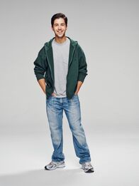 Grandfathered – (1. Staffel) - Gerald (Josh Peck) steht als junger Vater vor einer großen Herausforderung und will Vanessa, die Mutter seines Kindes, von seinen Qualitäten als Vater überzeugen. Dabei erhofft er sich Unterstützung von seinem Vater Jimmy, der bisher jedoch nicht wusste, dass er existiert ...