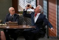 How I Met Your Father – Anwalt (Barry Livingston, l.); The Captain (Kyle MacLachlan, r.)